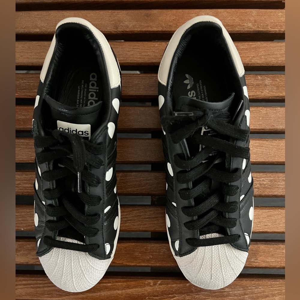 Adidas Superstar polka dot sneaker size 8